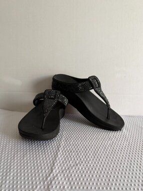 FitFlop ‘Isabell’ Black Crystal Toe-Post Flip Flop/Sandal